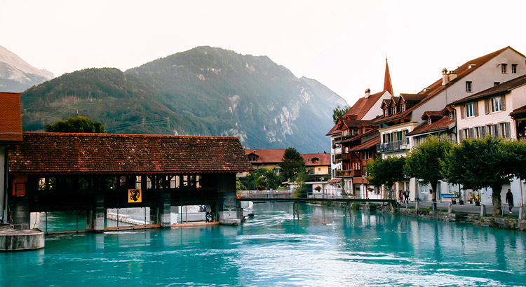 Ιντερλάκεν ένας από τους καλύτερους προορισμούς της Ελβετίας