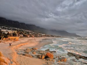 5 καλύτερες παραλίες στη Νότια Αφρική_Φωτογραφία Camps Bay