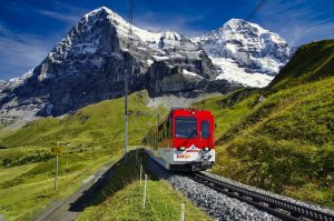5 facts πριν επισκεφθείς την Ελβετία_Φωτογραφία Ελβετικά τραίνα