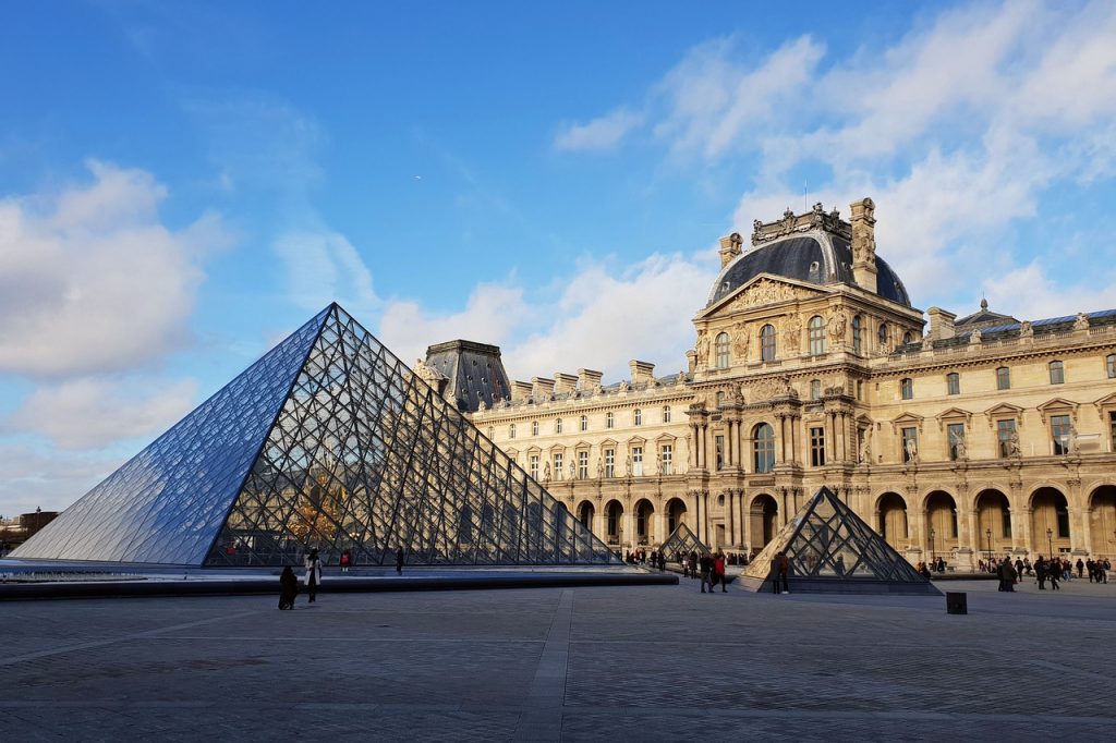 Kαλύτερα μουσεία στο Παρίσι_Φωτογραφία Το Λούβρο